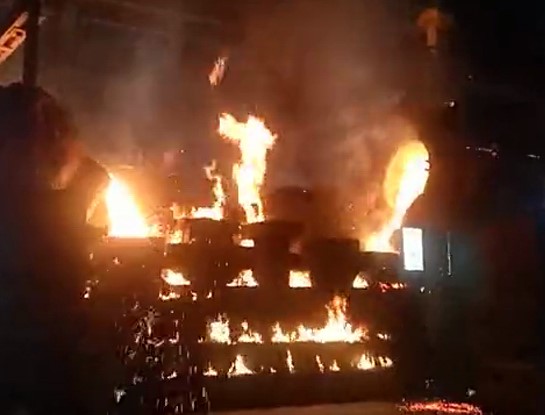 大型铸件浇注现场